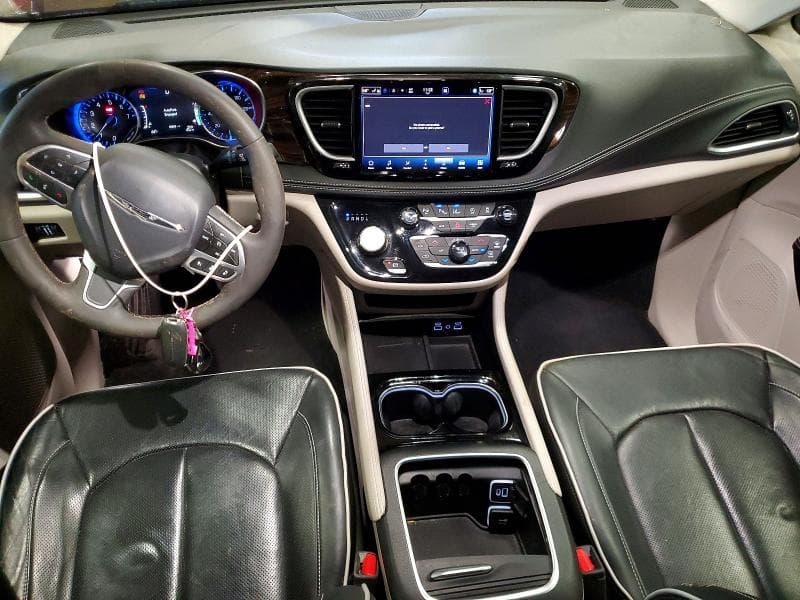 2023 CHRYSLER PACIFICA LIMITED 8