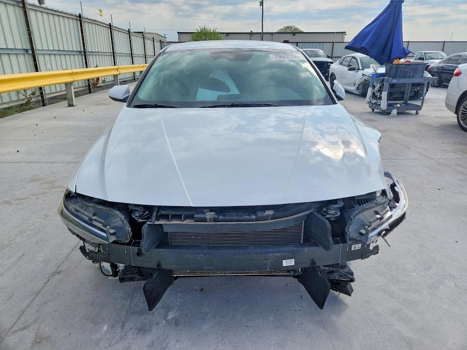 2024 HYUNDAI ELANTRA SEL 5
