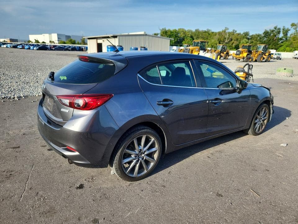 2018 MAZDA 3 TOURING 3
