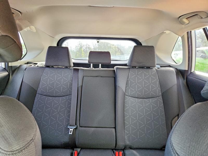 2019 TOYOTA RAV4 XLE 10