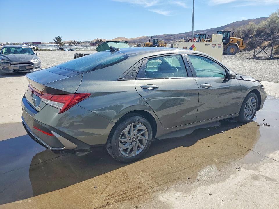 2026 HYUNDAI ELANTRA HYBRID BLUE 3