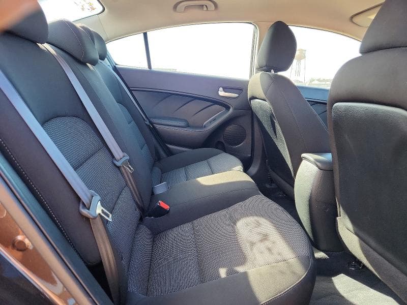 2017 KIA FORTE LX 10