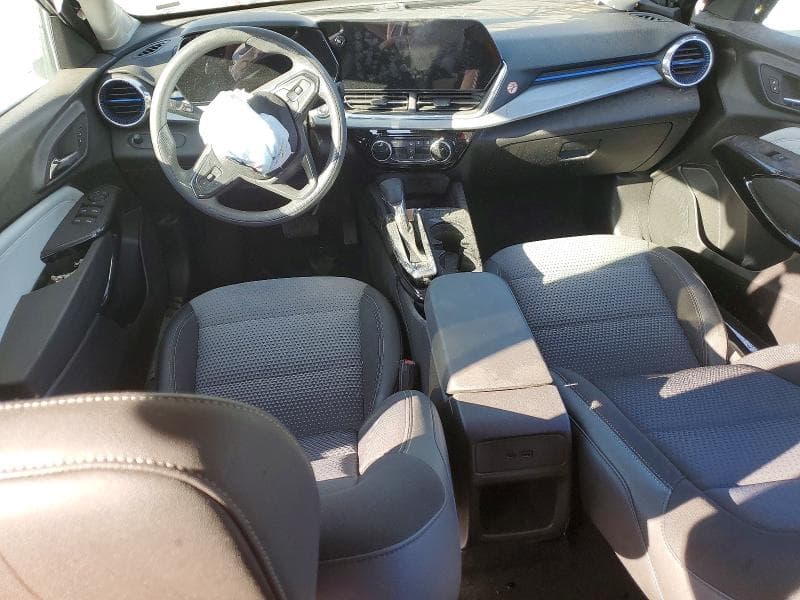 2025 CHEVROLET TRAX 1LT 8