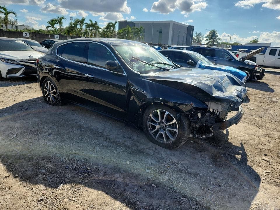 2020 MASERATI LEVANTE 4
