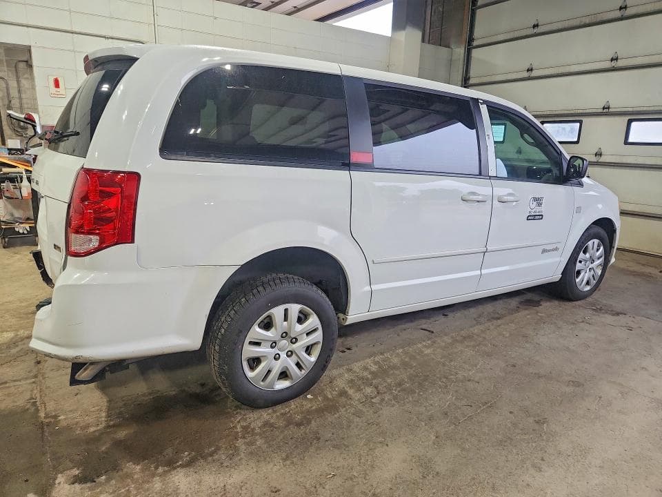 2017 DODGE GRAND CARAVAN SE 3