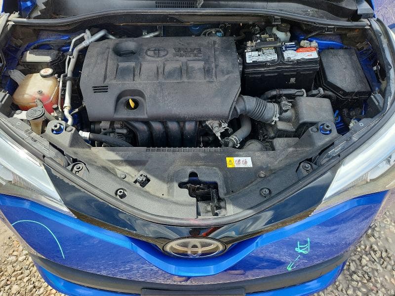 2020 TOYOTA C-HR LE 11
