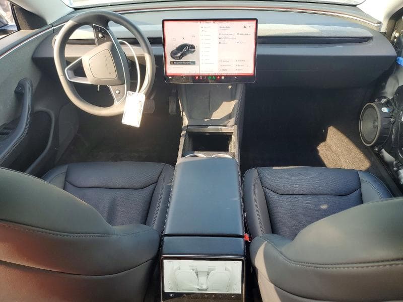 2025 TESLA MODEL 3 8