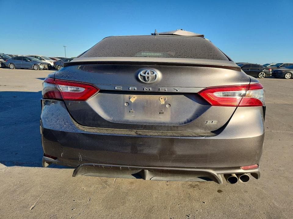 2019 TOYOTA CAMRY SE 6