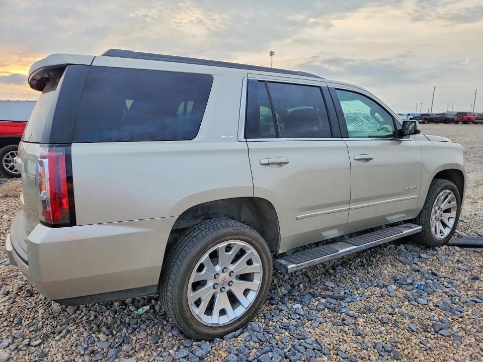 2017 GMC YUKON SLT 3