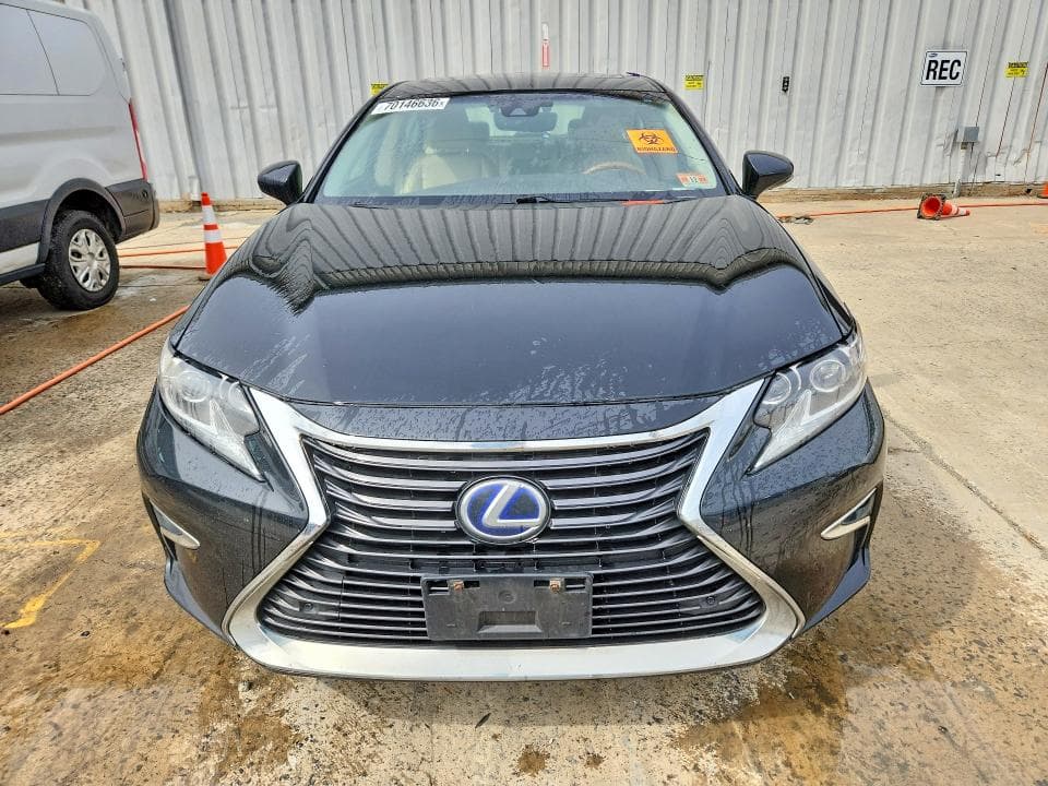 2017 LEXUS ES 300H 5