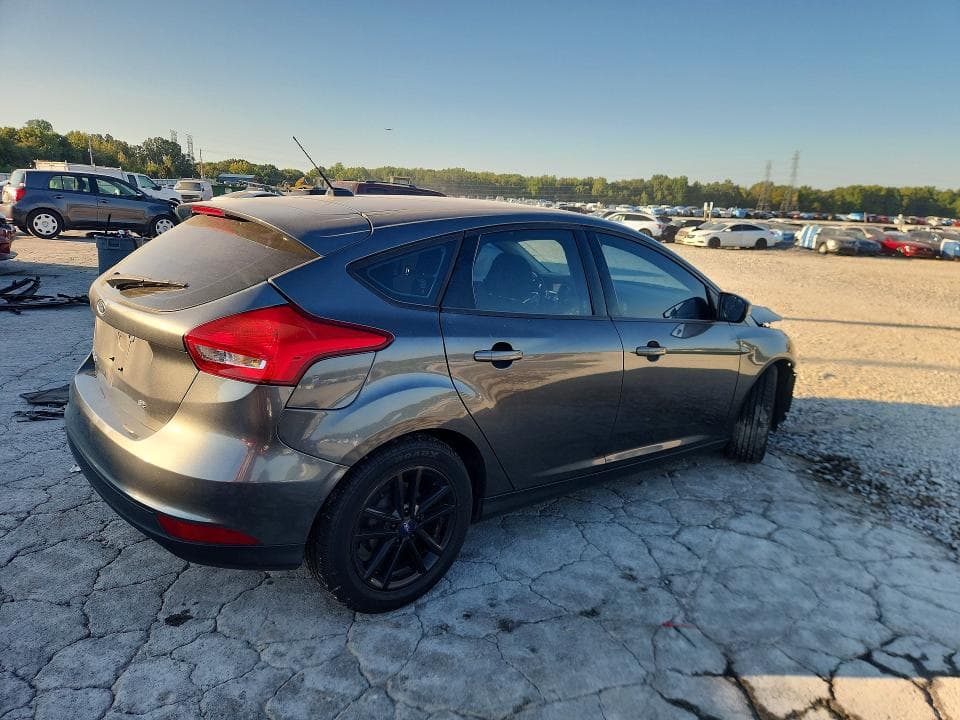 2017 FORD FOCUS SE 3
