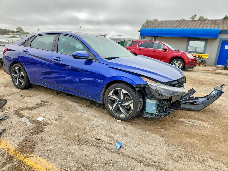 2023 HYUNDAI ELANTRA SEL 4