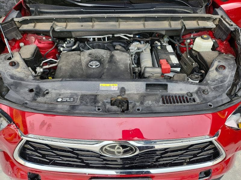 2021 TOYOTA HIGHLANDER LIMITED 12