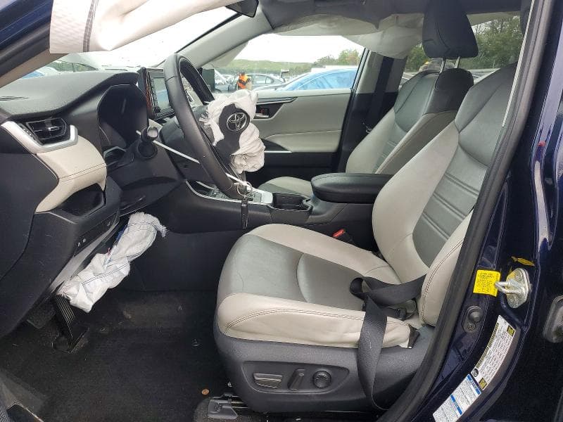 2019 TOYOTA RAV4 XLE PREMIUM 7
