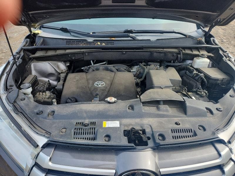 2019 TOYOTA HIGHLANDER XLE 12