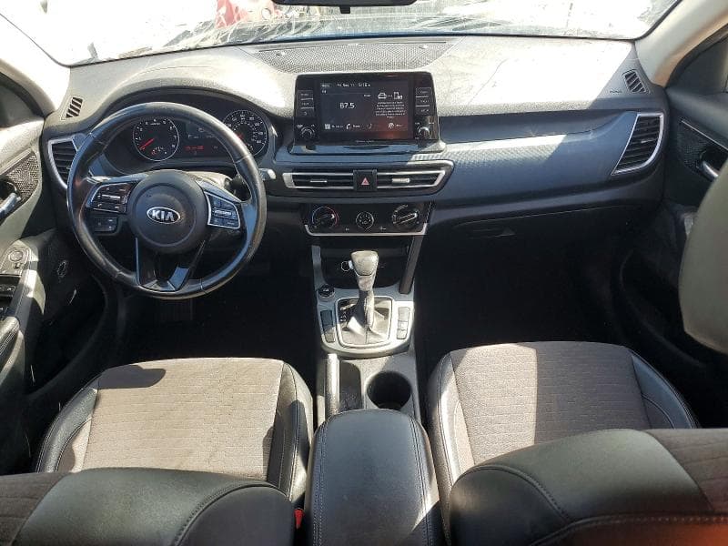 2021 KIA SELTOS S 8