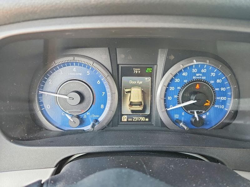 2019 TOYOTA SIENNA XLE 8-PASSENGER 9