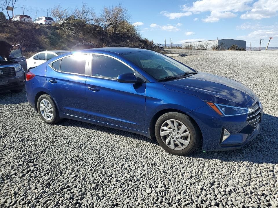 2020 HYUNDAI ELANTRA SE 4
