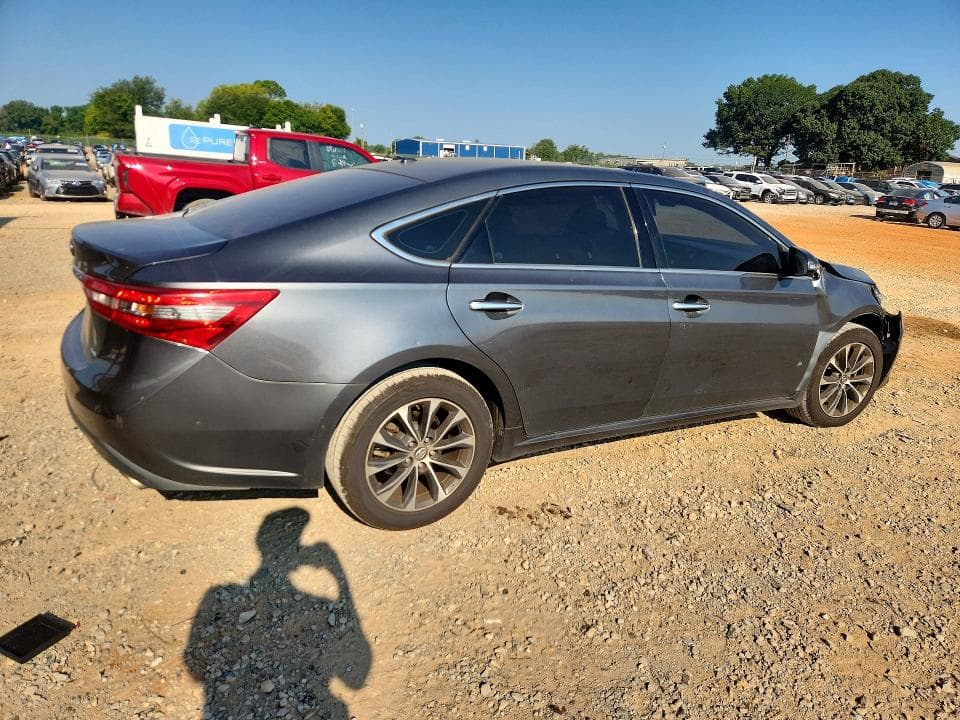 2017 TOYOTA AVALON XLE 3