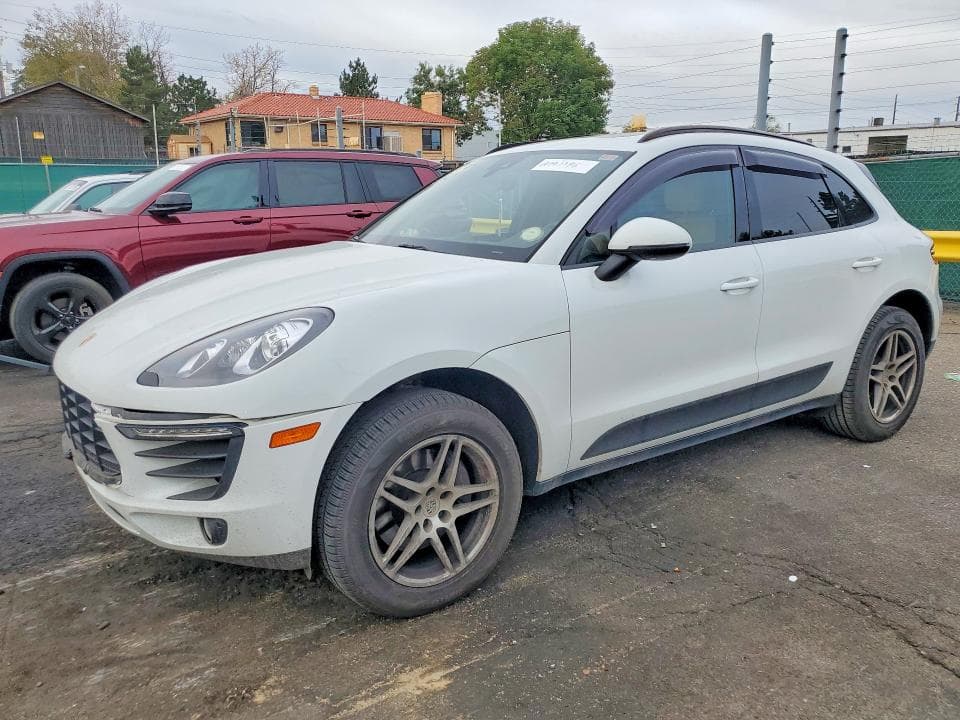 2018 PORSCHE MACAN - 1