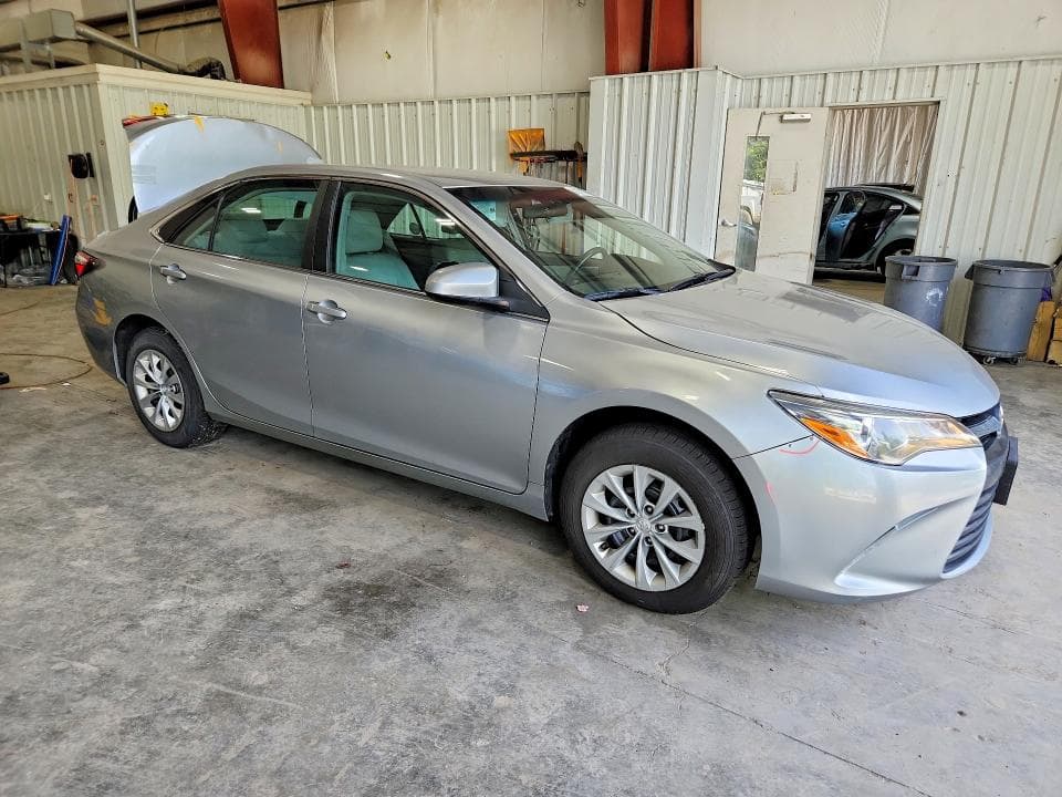 2017 TOYOTA CAMRY LE 4