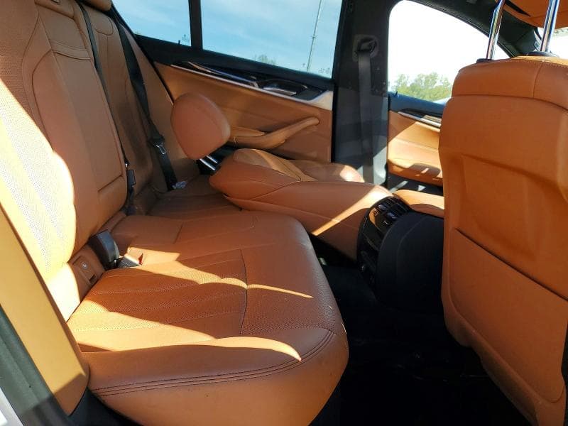 2021 BMW 530 XI 10