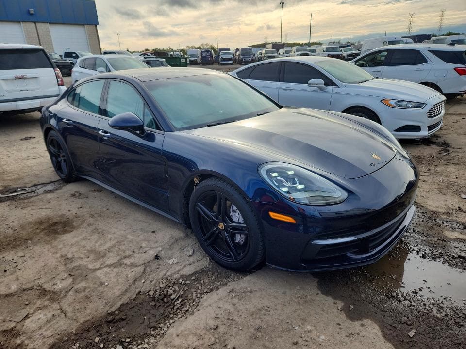 2018 PORSCHE PANAMERA 4 4