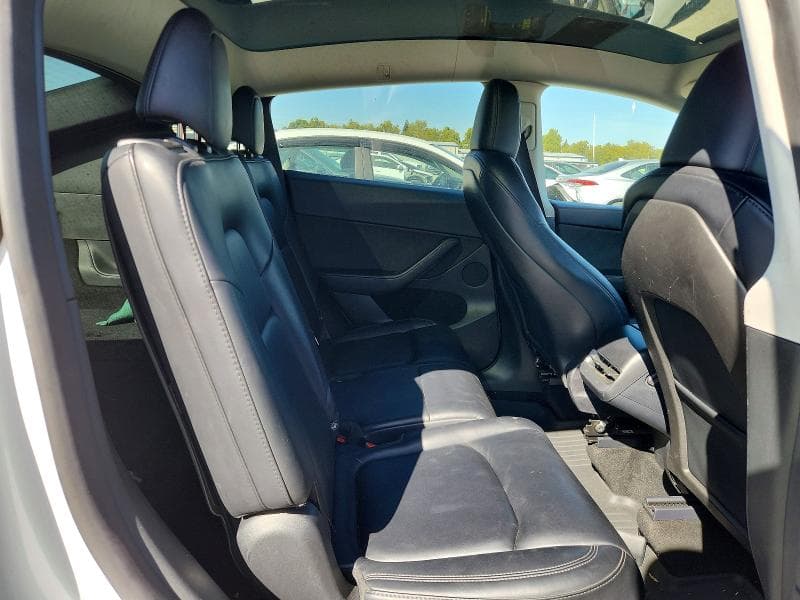 2025 TESLA MODEL Y 10