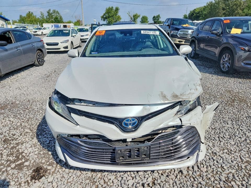 2020 TOYOTA CAMRY XLE 5