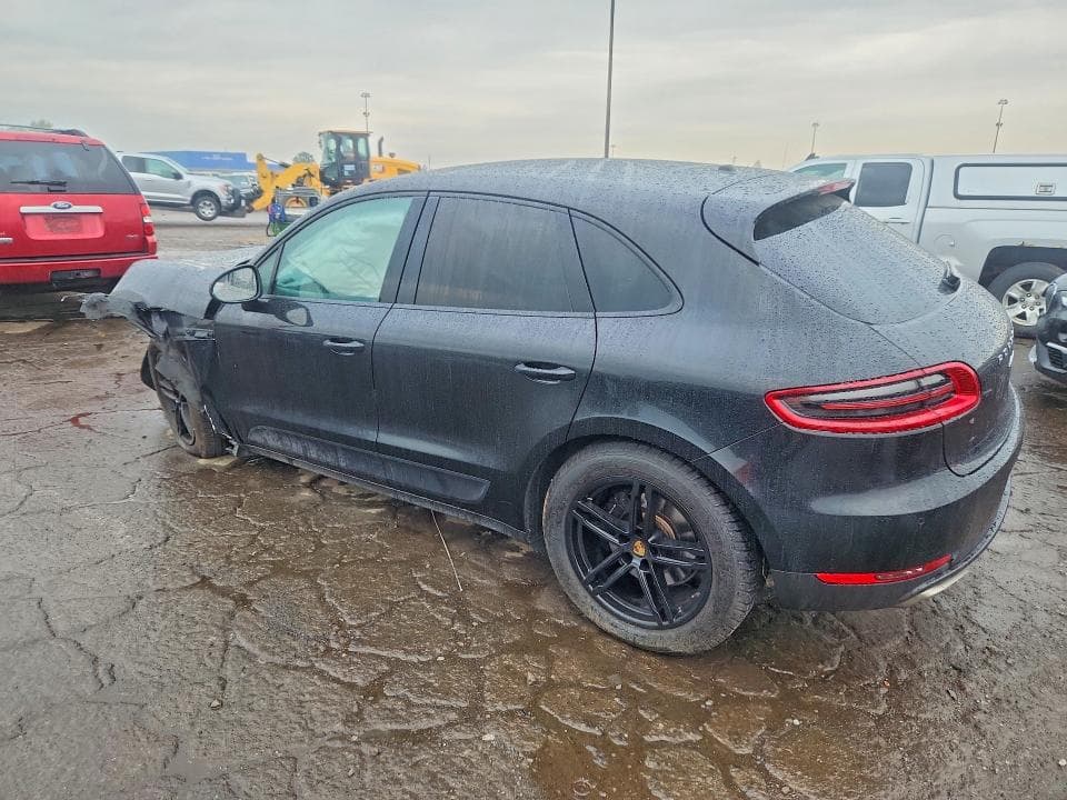 2018 PORSCHE MACAN 2