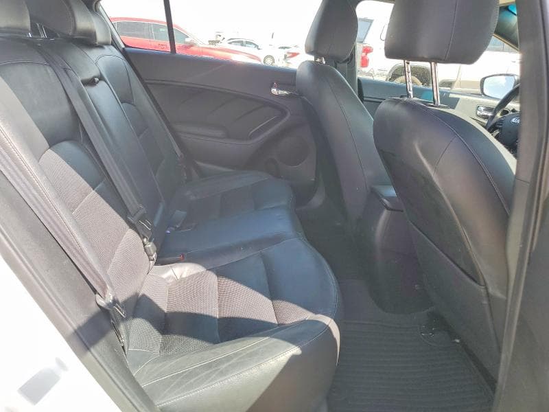 2017 KIA FORTE5 SX 10
