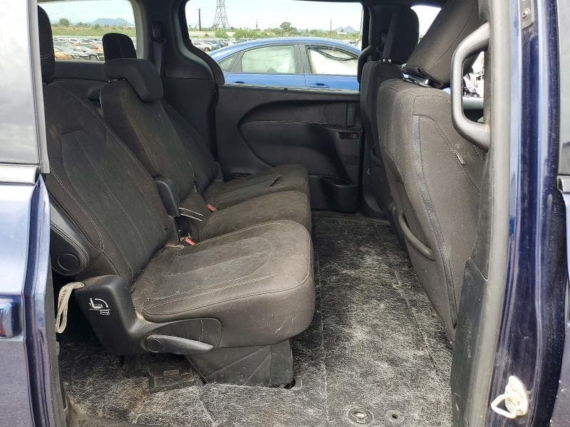 2020 CHRYSLER PACIFICA TOURING 10