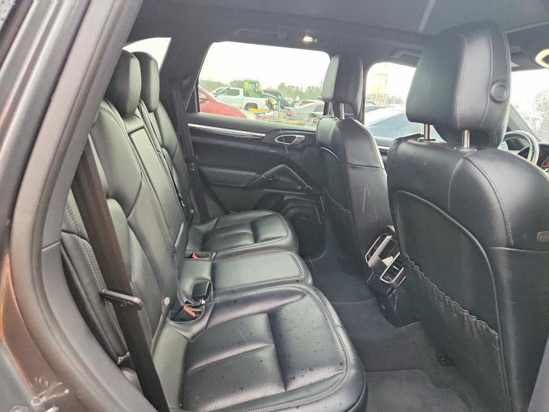 2018 PORSCHE CAYENNE 11