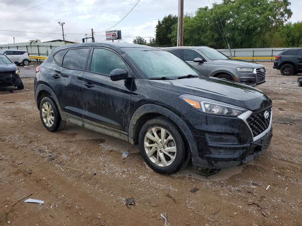 2020 HYUNDAI TUCSON SE 4