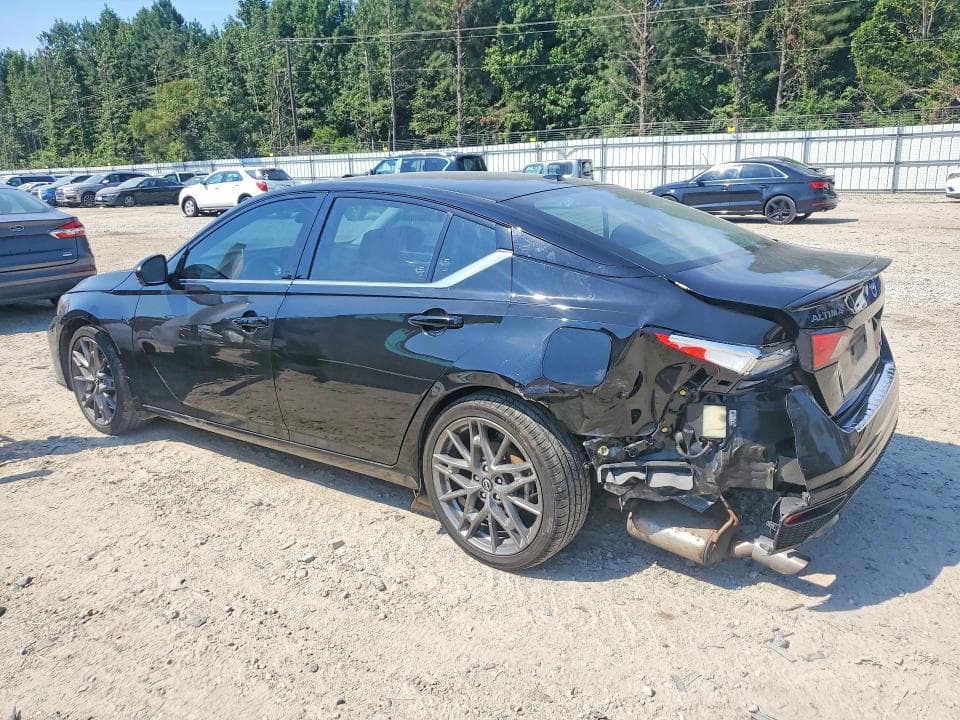 2023 NISSAN ALTIMA SR 2