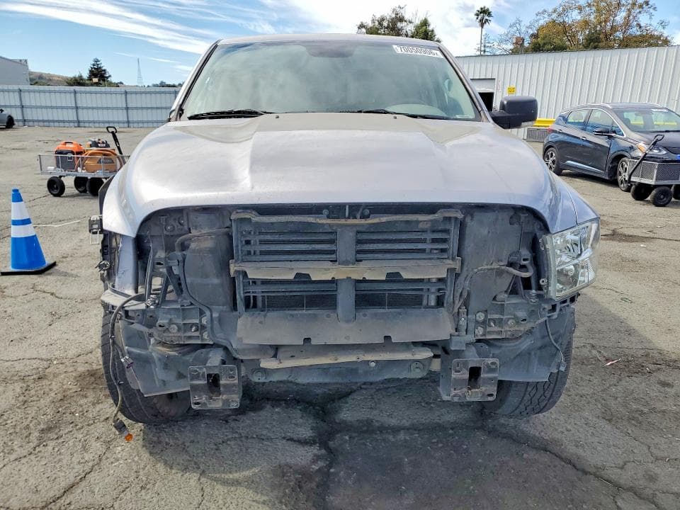 2019 RAM 1500 CLASSIC SLT 5