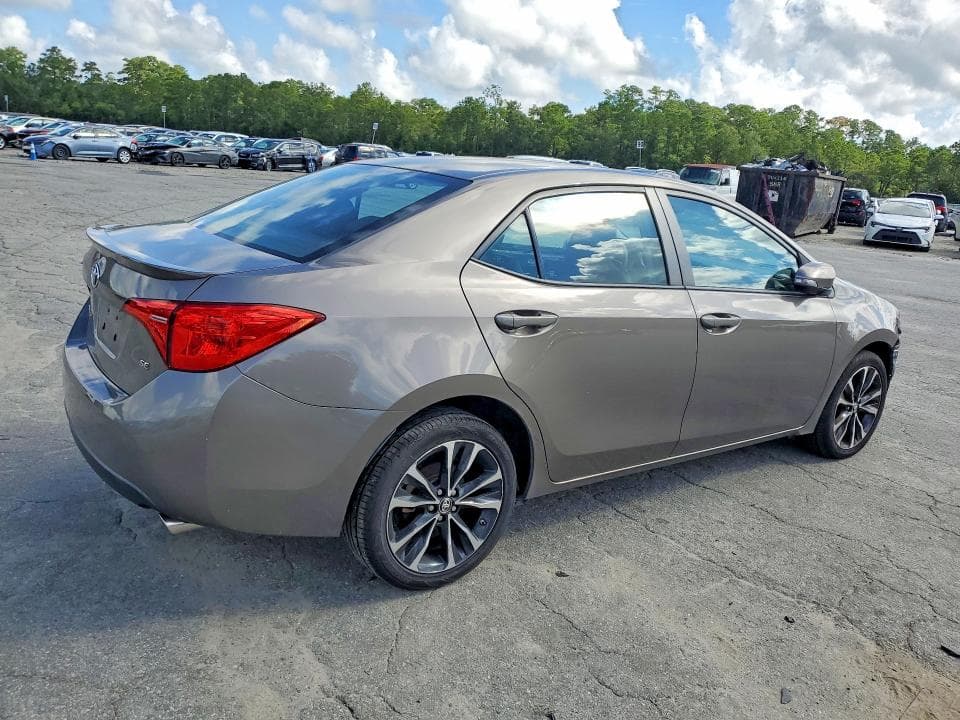 2017 TOYOTA COROLLA SE 3