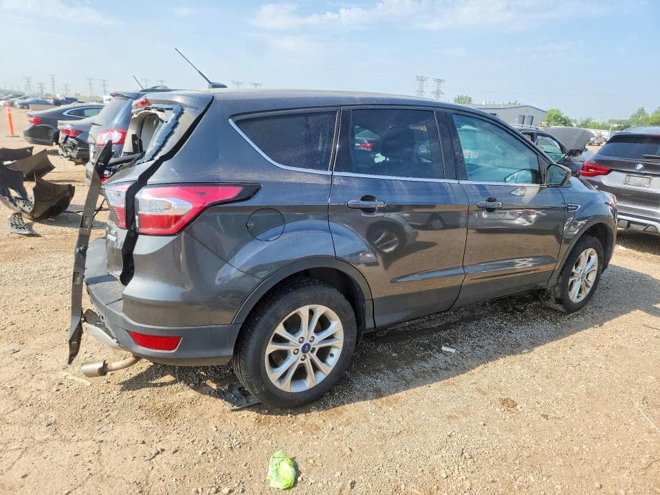 2017 FORD ESCAPE SE 3
