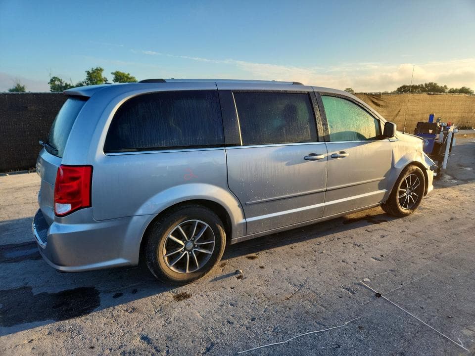 2017 DODGE GRAND CARAVAN SXT 3