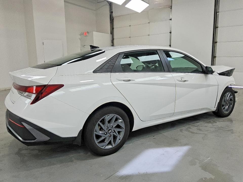 2024 HYUNDAI ELANTRA SEL 3