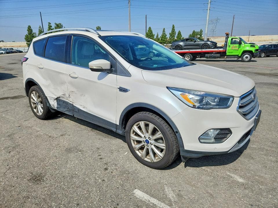 2018 FORD ESCAPE TITANIUM 4