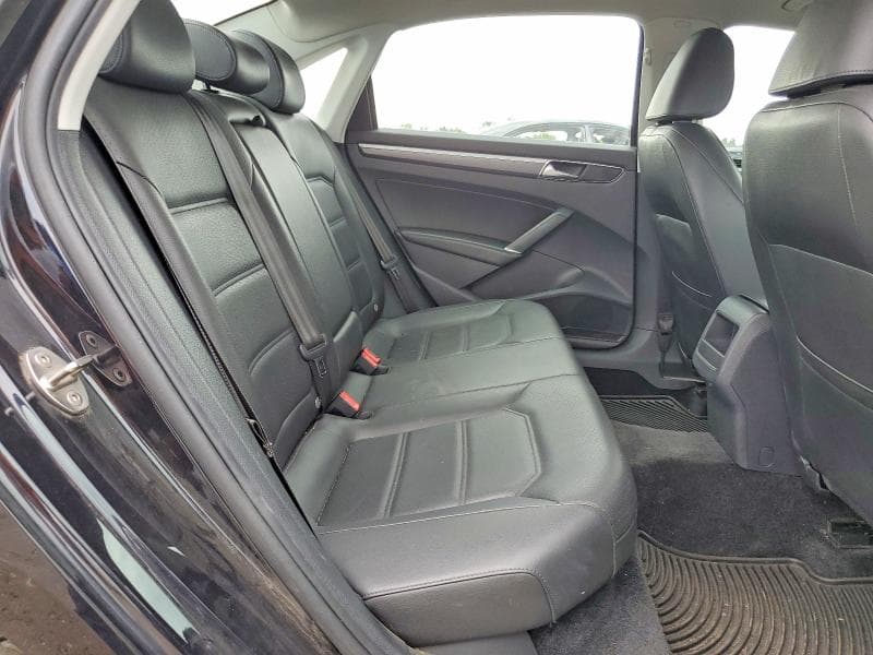 2018 VOLKSWAGEN PASSAT S 10