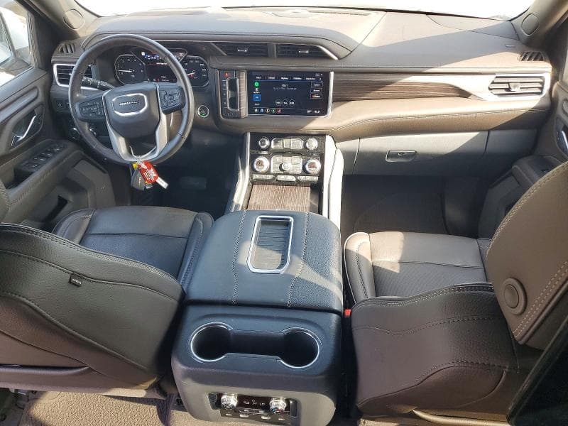 2021 GMC YUKON DENALI 8