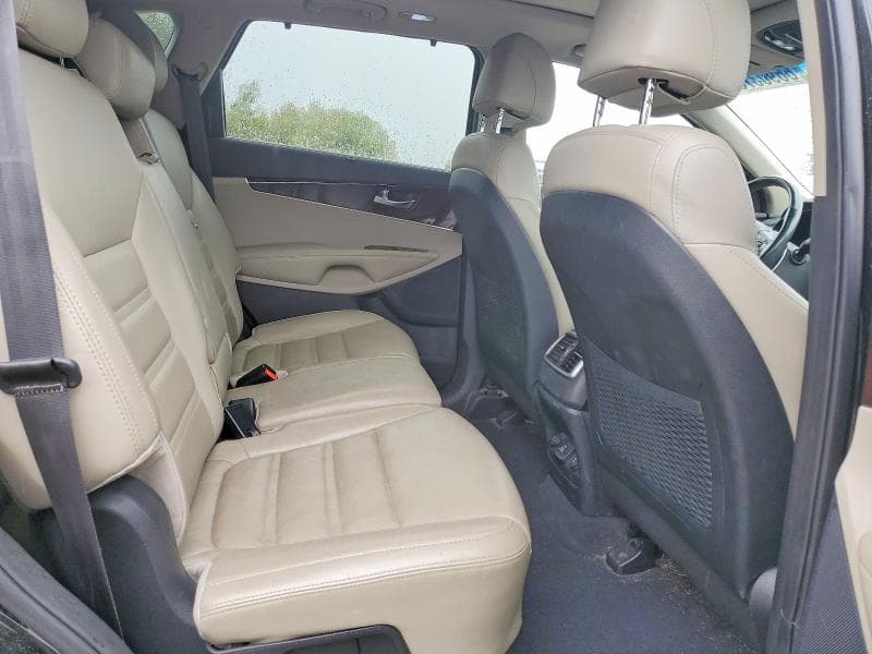 2017 KIA SORENTO EX 11