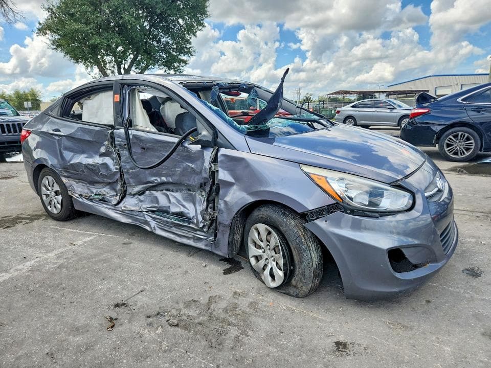 2017 HYUNDAI ACCENT SE 4