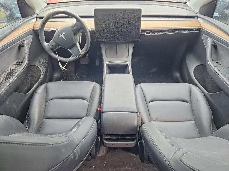 2025 TESLA MODEL Y 8
