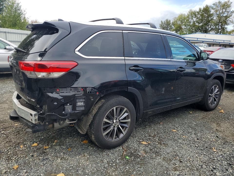 2018 TOYOTA HIGHLANDER XLE 3