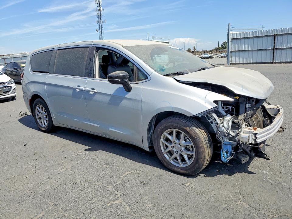 2024 CHRYSLER PACIFICA TOURING L 4