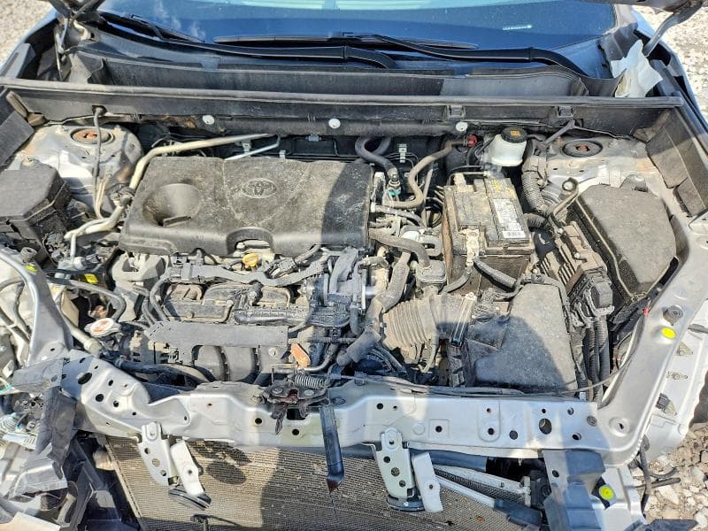 2019 TOYOTA RAV4 XLE 11