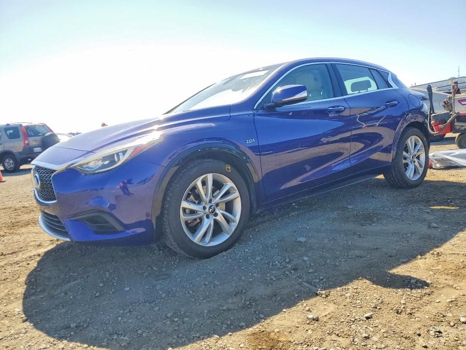 2018 INFINITI QX30 LUXURY